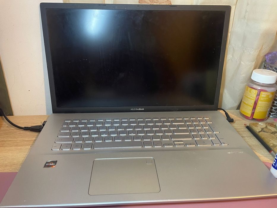 Laptop 17' Asus Vivobook M712D