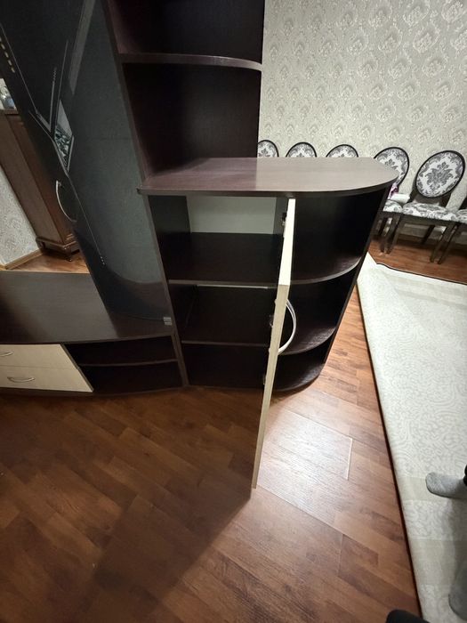 Продам стенку под телевизор