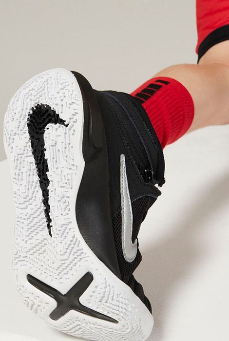 Детски маратонки Nike TEAM HUSTLE