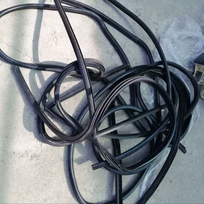 Уплотнитель на BMW e36  седан компакт универсал