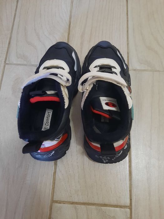 Осенние кроссовки