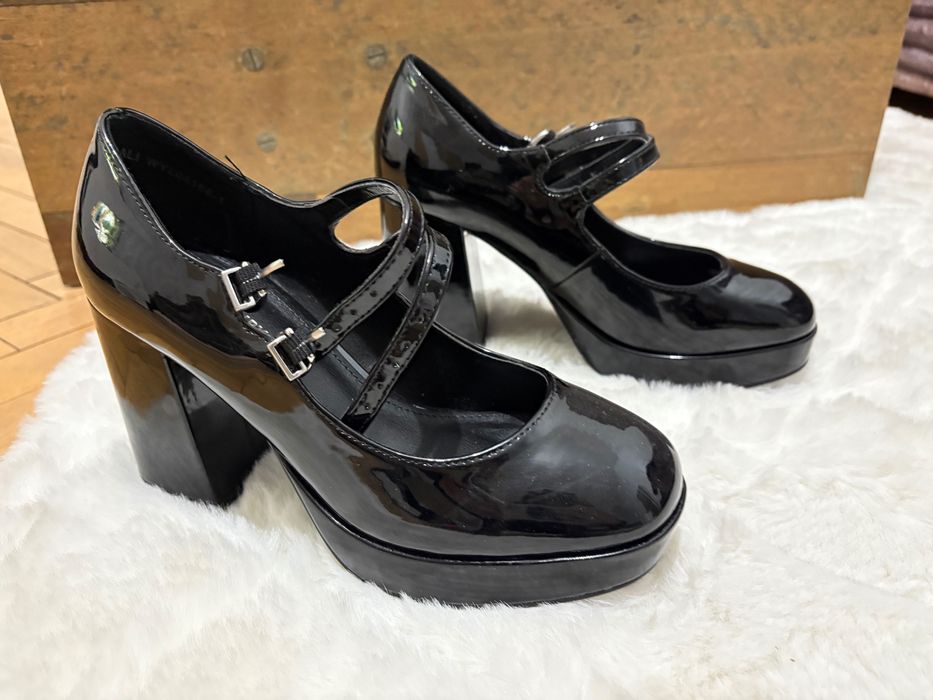 Дизайнерски дамски обувки