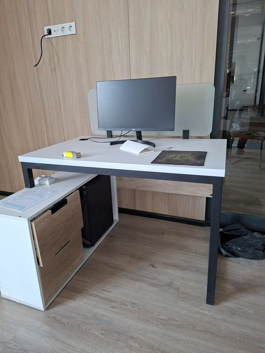 Ofis yopilgani sabab mebellarlar sotiladi
