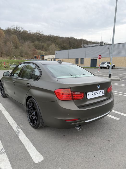 BMW F30 320 184 cp Navi Bi-Xenon  Head up Display Trapa Logic7