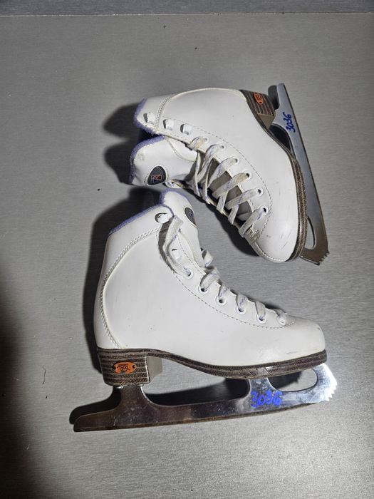 Patine 3036 gheata patinaj artistic  Riedell   marime  28  ( 18,5   cm lungime interioara).