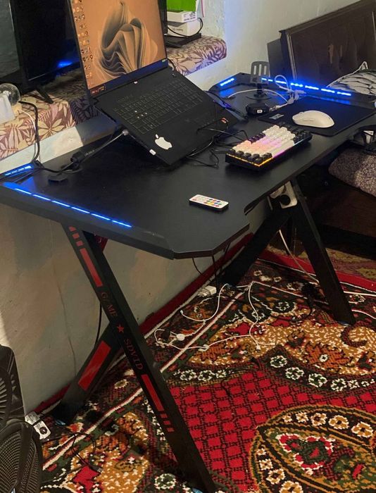 Premium Gaming Kompyuter Stoli – RGB Yoritgichli, Ergonomik Dizayn