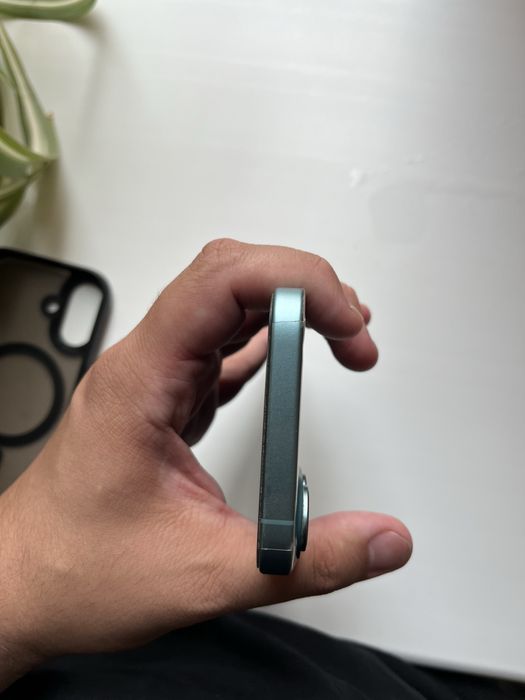 Продам айфон 16 iphone 16