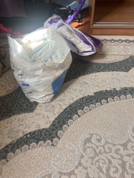 Продам памперсы, пеленки
