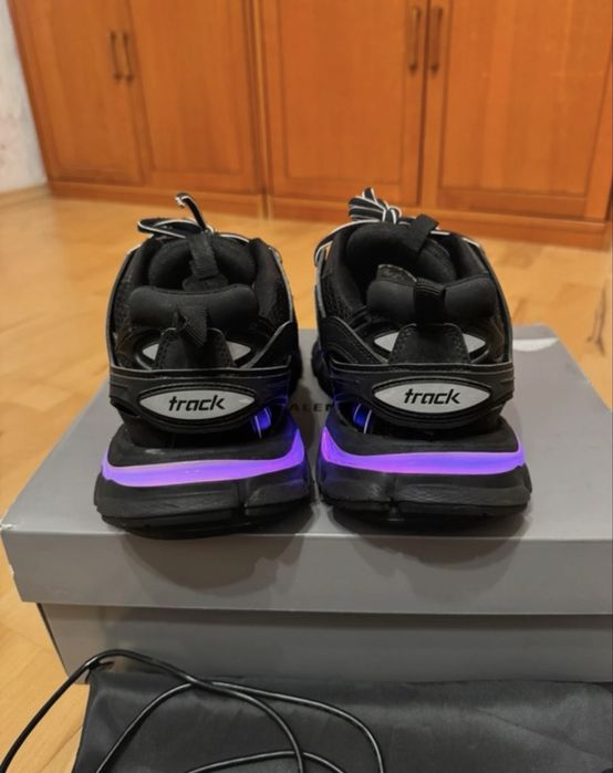 Balenciaga track led