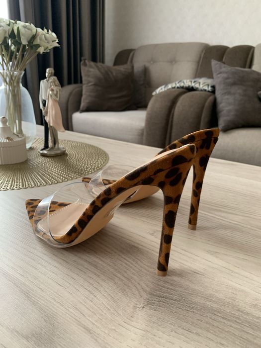 Босоножки летние