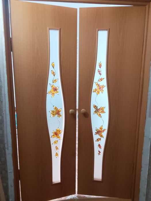 Продаются двери.
