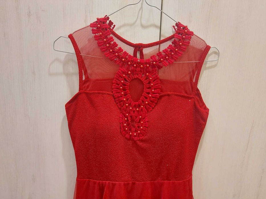 Нова малка червена рокля размер S памук абитуриентски бал блестящ пола