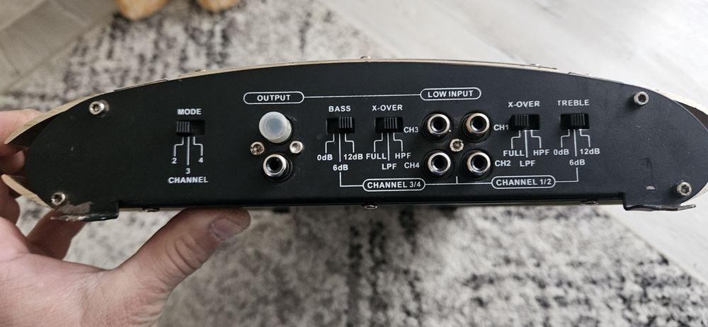 Stație pentru subwoofer