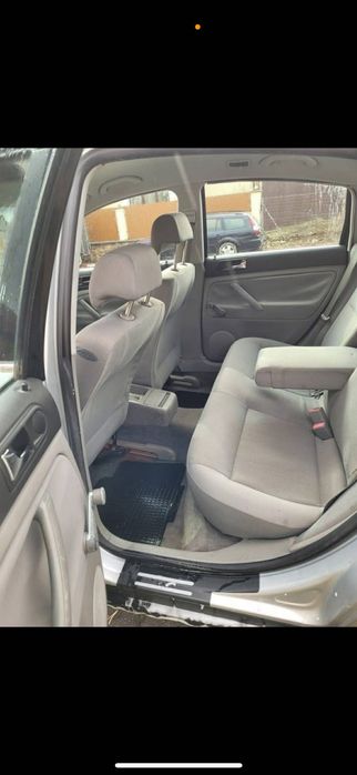 Vând pasat 2001 1.6 benzină 102 cp manual   Mai multe detali in privat