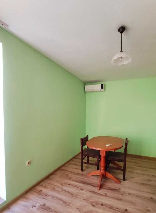 Дава се под наем Тристаен апартамент в Бургас, Меден рудник - зона А - 77 кв.м за 178.5 € - Снимка #1