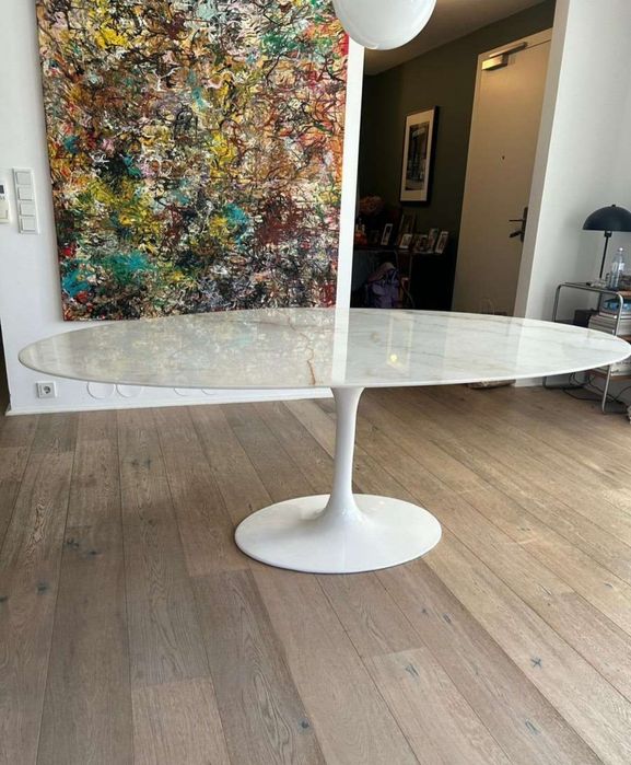 Masa marmură Saarinen Dining Table ovala 198cm by Eero Saarinen