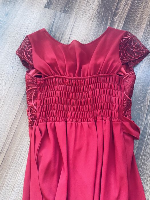 Червена официална шаферска рокля