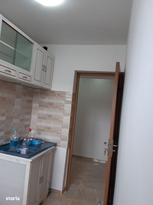 De inchiriat apartament cu 2 camere si balcon, renovat,mobilat 1100lei