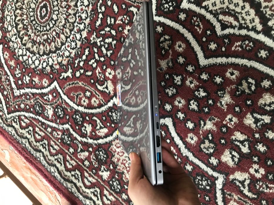 Ноутбук Hiper как новый