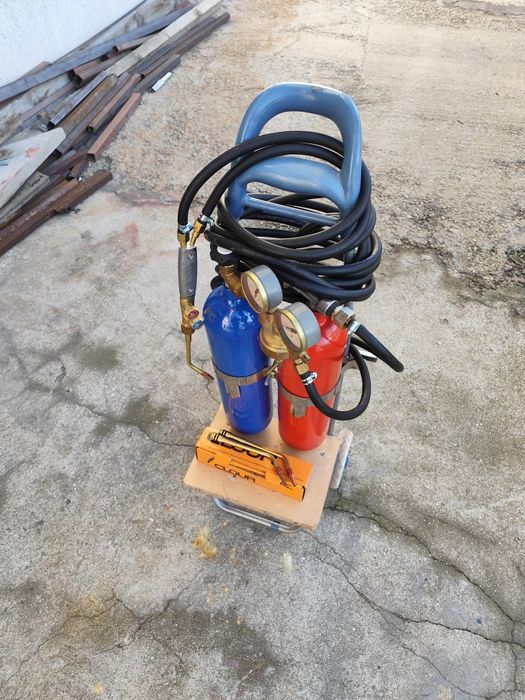 Мобилен оксижен с 2х3.5 литра бутилки