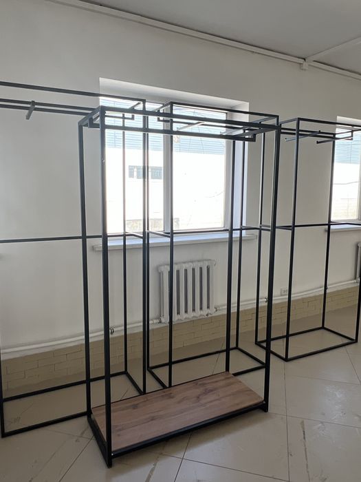 Стойки (рейлы) для одежды в отличном состоянии