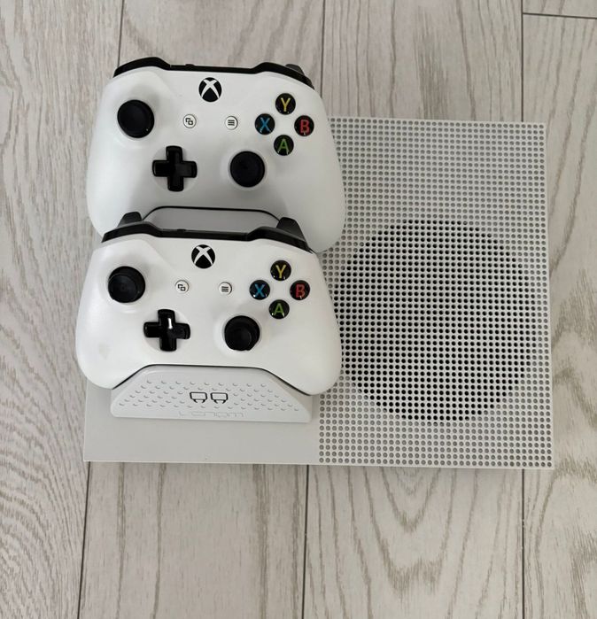 XBox One S 1Tb full box