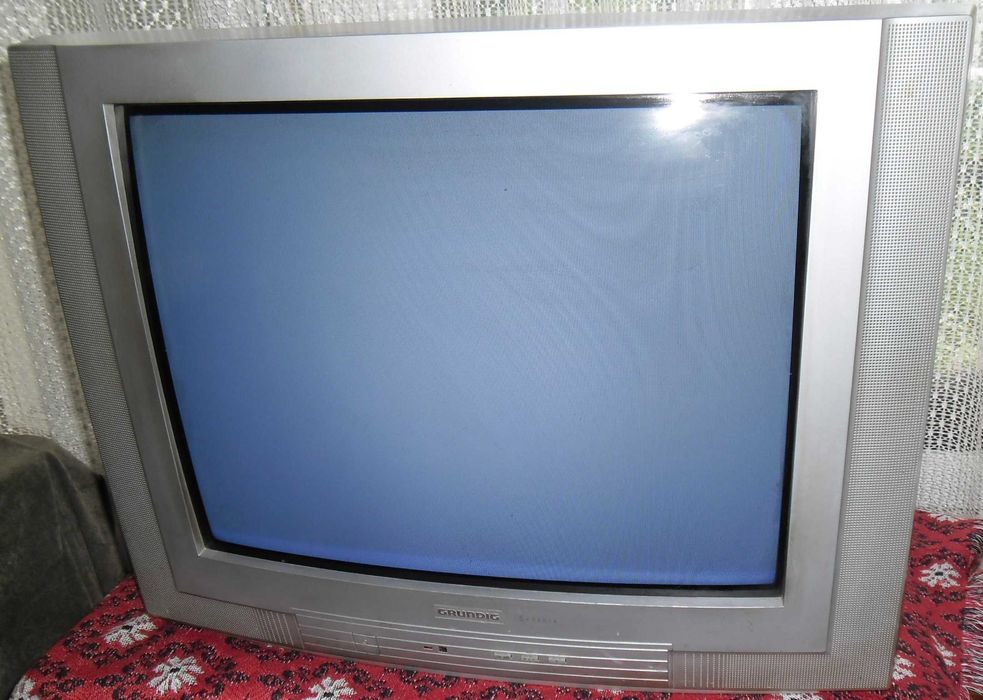 Vând 3 televizoare cu tub catodic