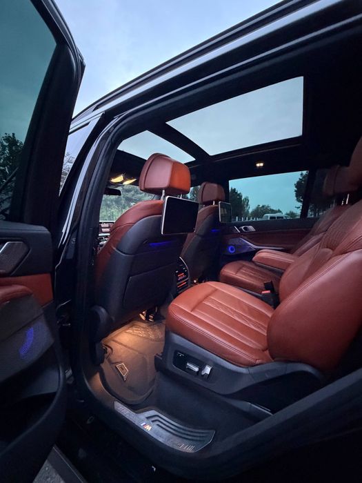 Bmw X7 drive 50i 4.4 twin turbo Full Pozitsya