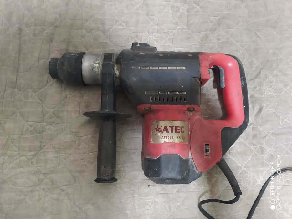 Перфоратор очень мощный