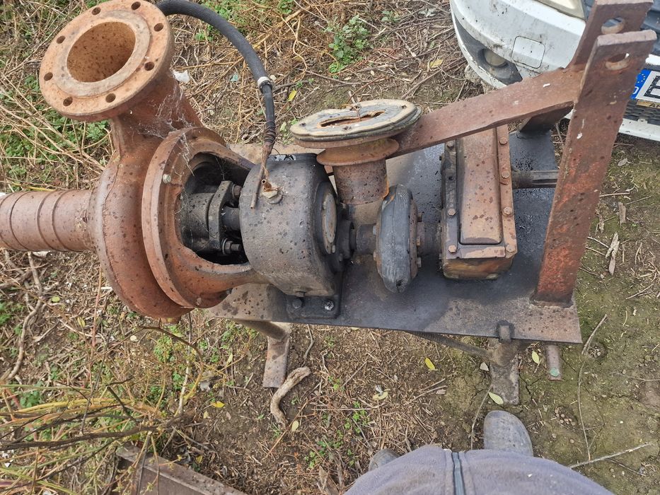 Vand motopompa cu țevi