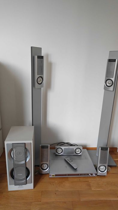 Домашна кино система Филипс home theatre Philips LX-700 + подарък - DVD player DVP 5960