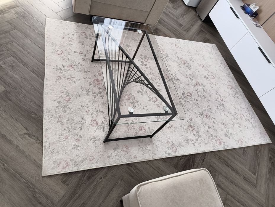 гостиничные столики