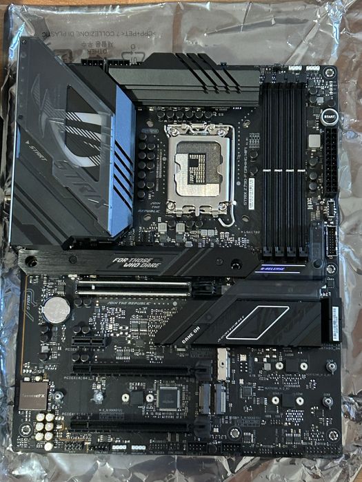 Asus Rog Strix Z790-F Gaming Wifi + i5 - 14600KF