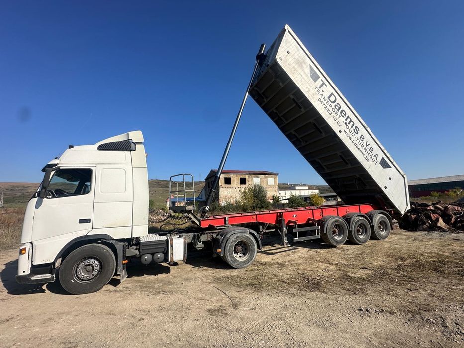 Vand 2xCapT + semiremorca ( de la cap tractor alb)