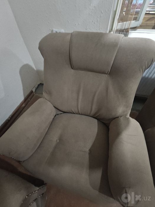 Yumshoq mebel divan kresla sotilad