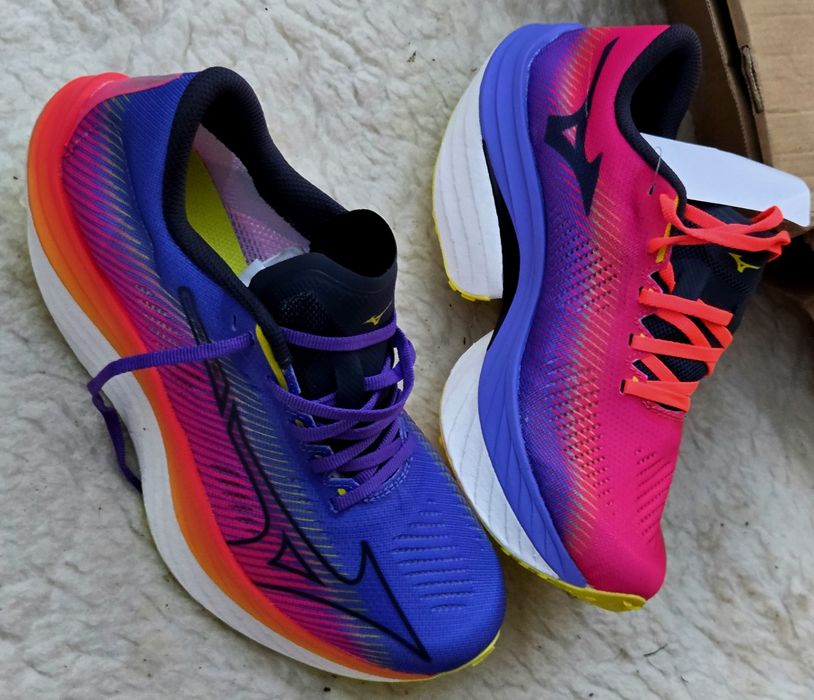Mizuno оригинални дамски сникърси нови 38 номер