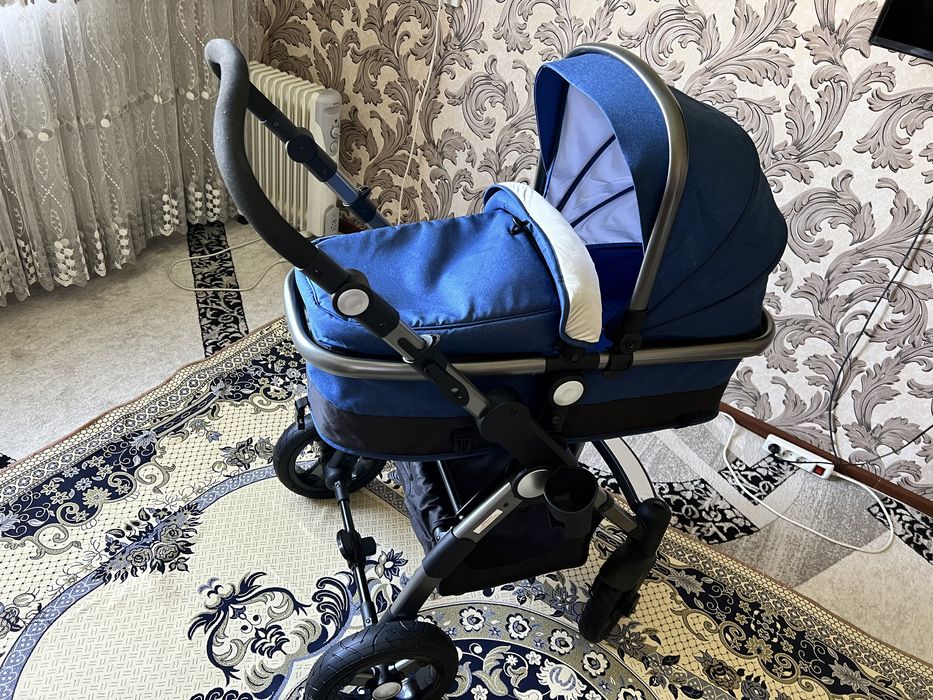 Продается коляска для новорожденных.