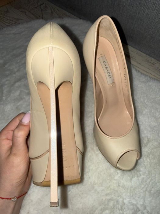 Обувки с висок ток Casadei
