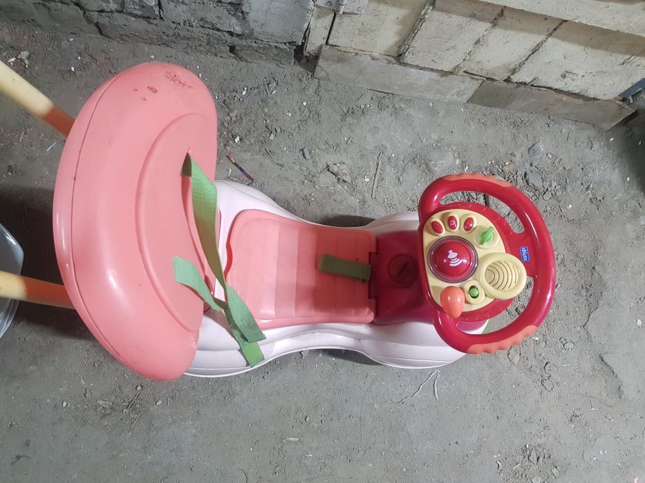 Продам детскую машинку