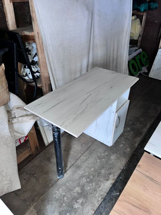 Продам маникюрный стол  новый