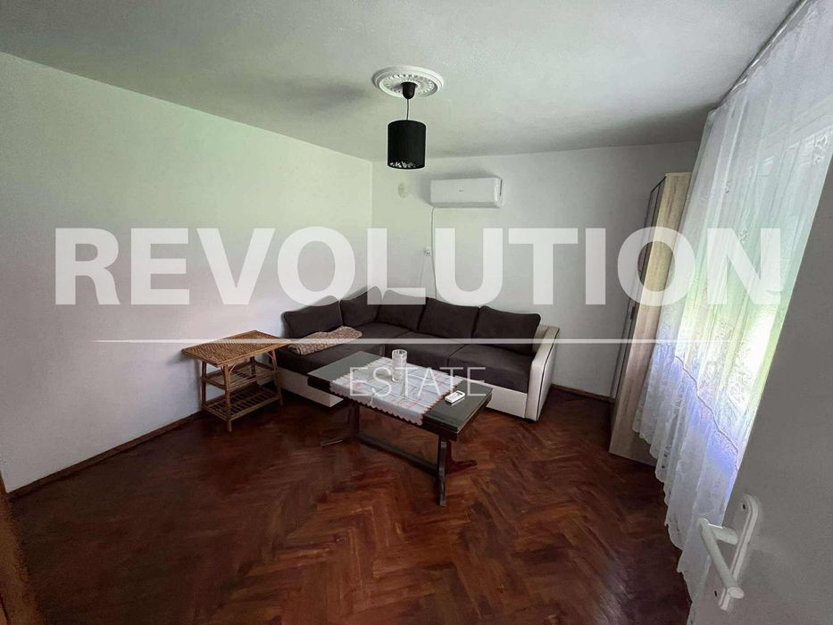 Къща в района на Бриз!