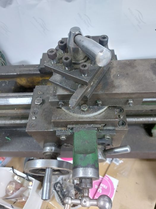 Strung  metal avans automat