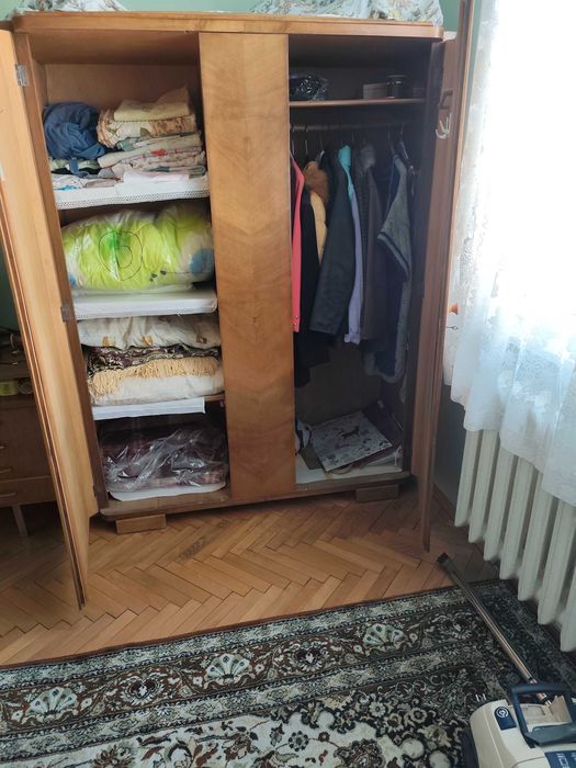 Спалня и гардероб от бук