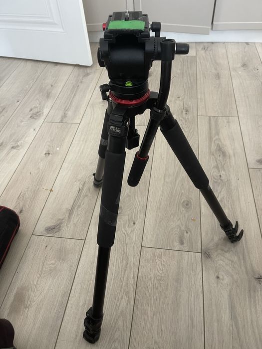 Продам видео штатив JieYang