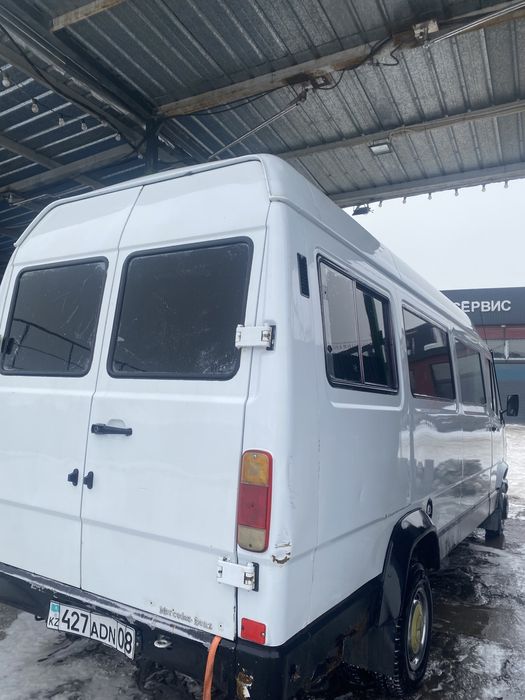 Мерседес бенц 1990