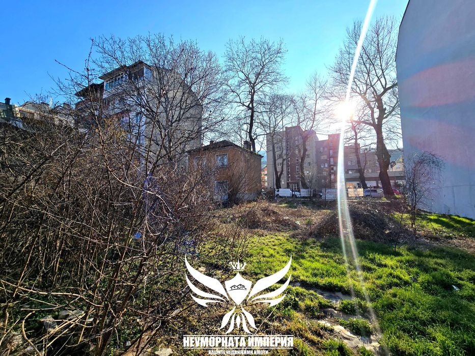 Под наем земя, парцел, паркинг 376кв.м. в Асеновград, първа линия