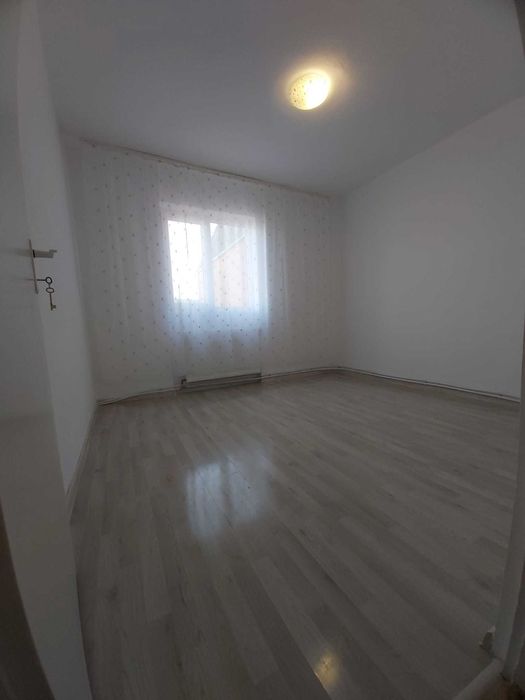 Vând apartament 2 camere
