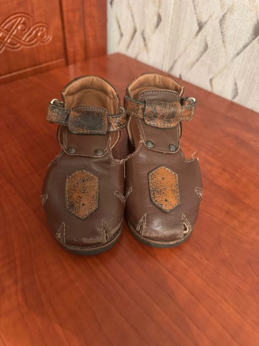 Продам сандали для мальчика