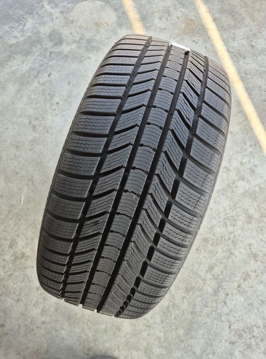 O bucată 255/45 R18 M+S iarnă - una Continental