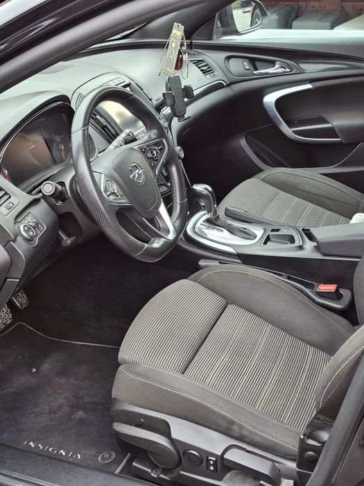 Opel Insignia Sport Tourer 2.0 дизел 170 к.с